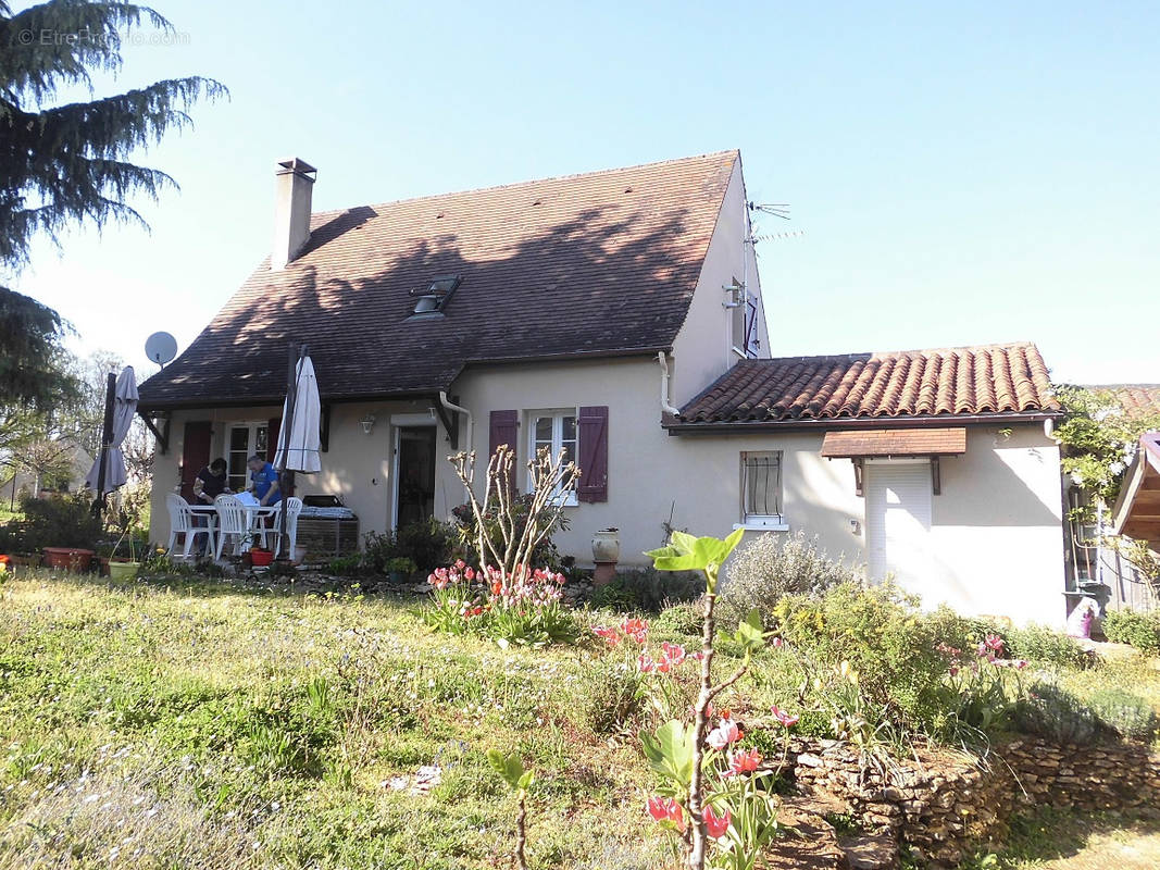 Maison à SALIGNAC-EYVIGUES