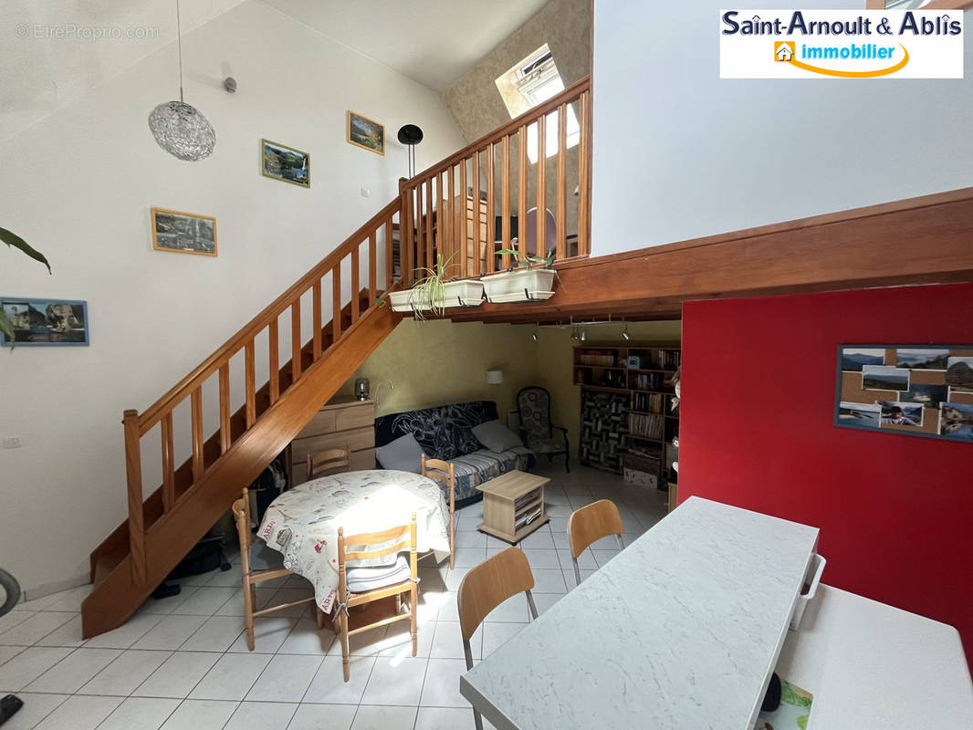 Appartement à SAINT-ARNOULT-EN-YVELINES