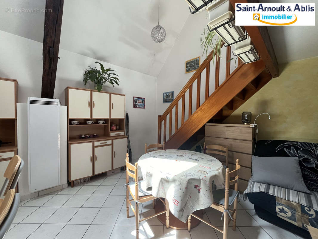 Appartement à SAINT-ARNOULT-EN-YVELINES