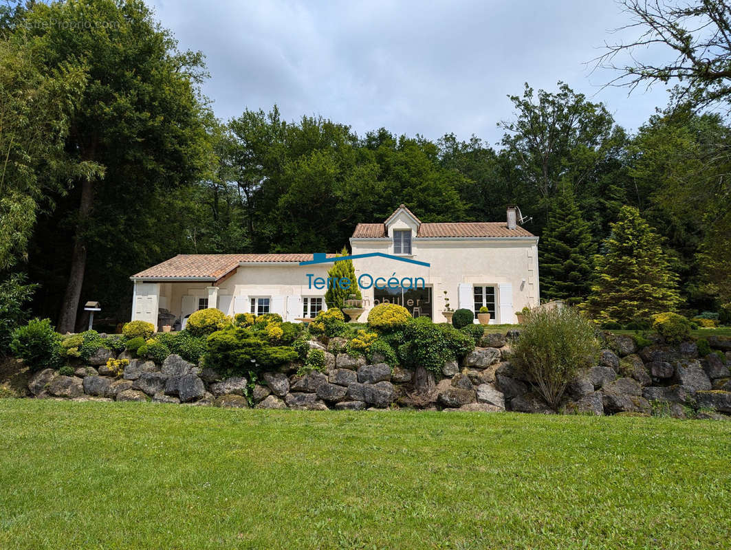 Maison à ROUGNAC