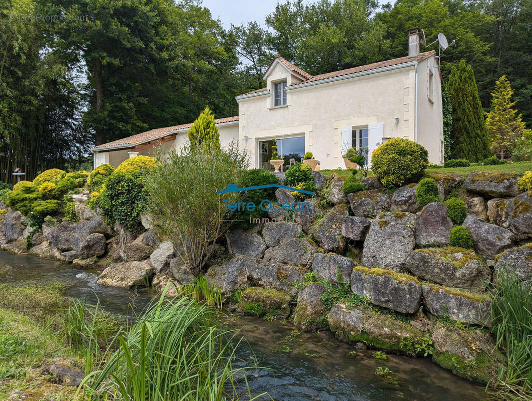 Maison à ROUGNAC