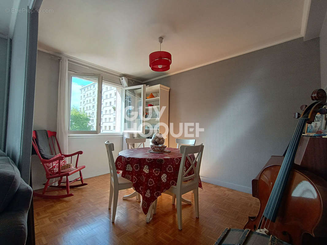 Appartement à BOURGOIN-JALLIEU