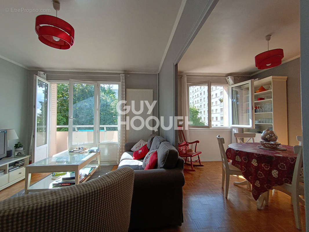 Appartement à BOURGOIN-JALLIEU