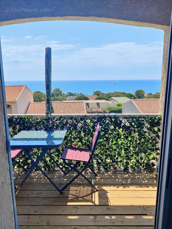 Appartement à ROQUEBRUNE-SUR-ARGENS