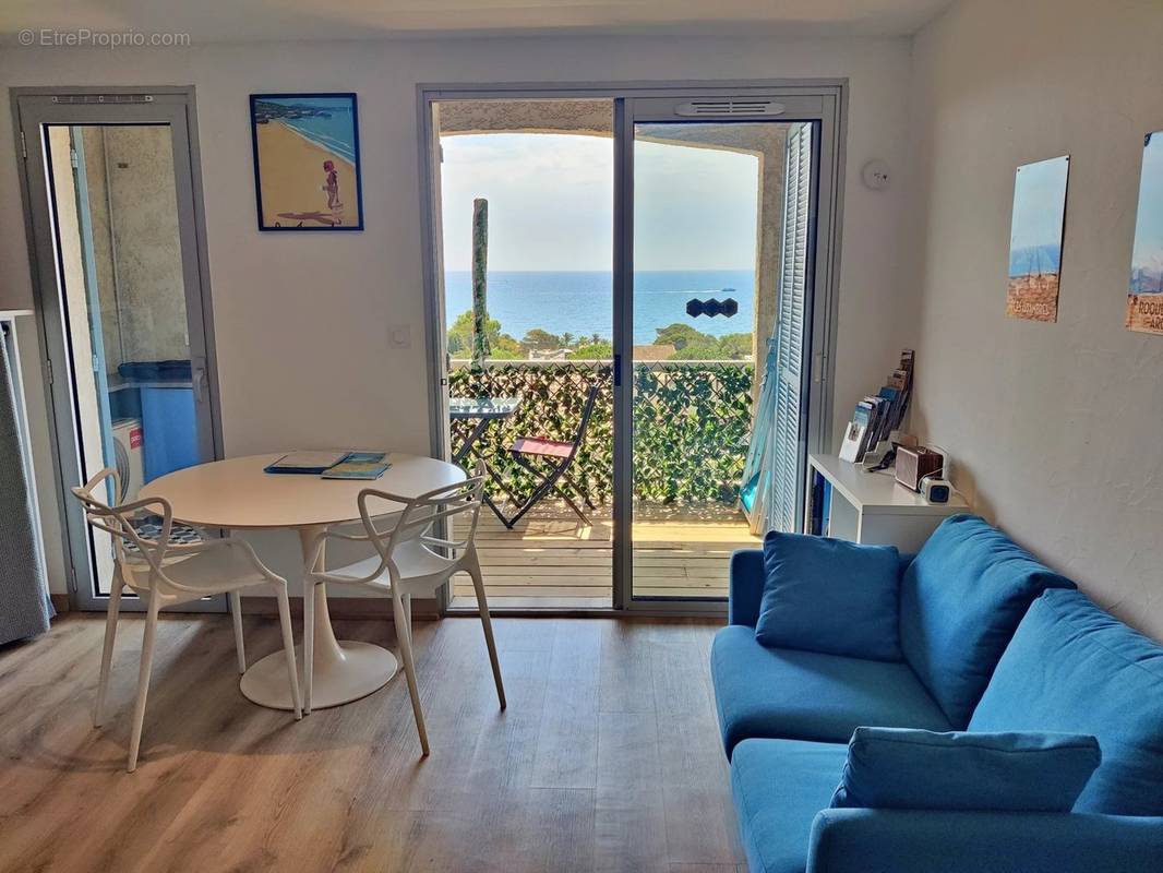 Appartement à ROQUEBRUNE-SUR-ARGENS