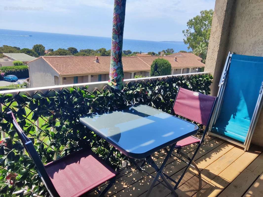 Appartement à ROQUEBRUNE-SUR-ARGENS