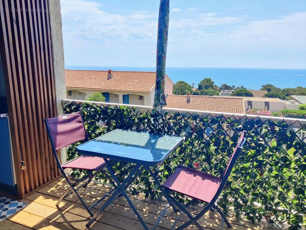 Appartement à ROQUEBRUNE-SUR-ARGENS