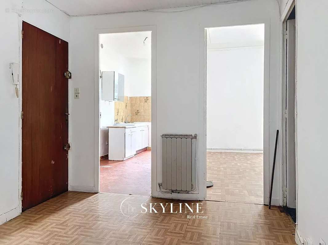 Appartement à MARSEILLE-3E