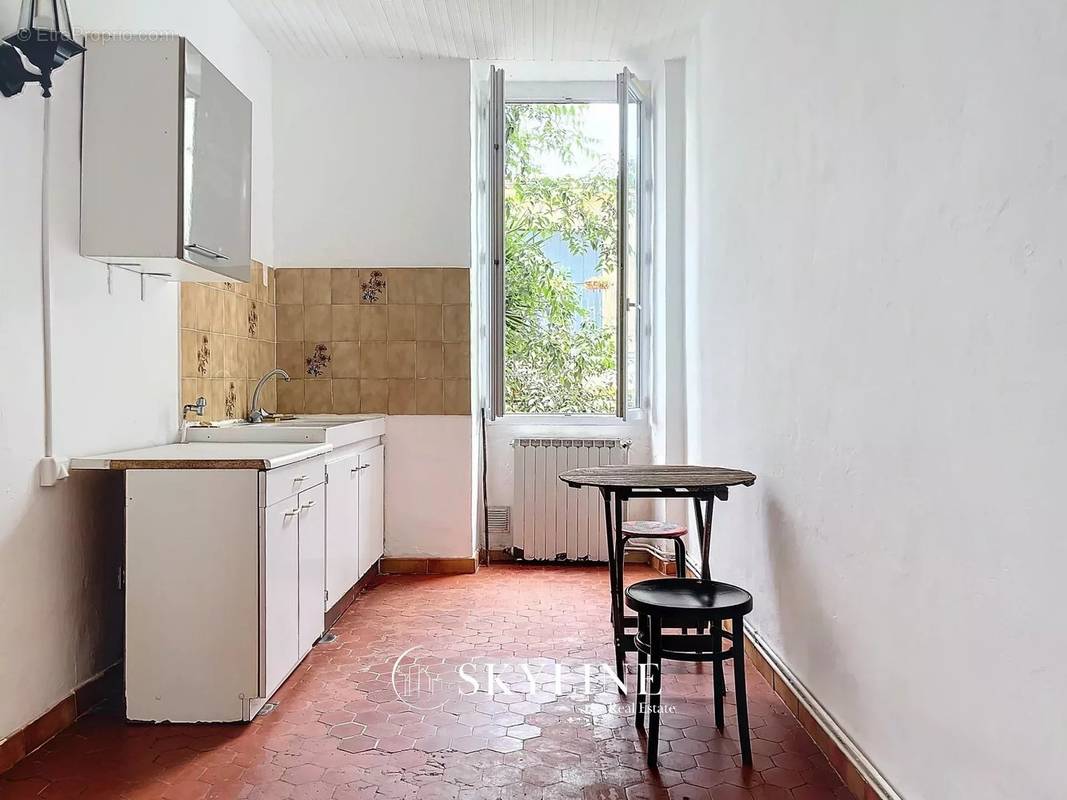 Appartement à MARSEILLE-3E