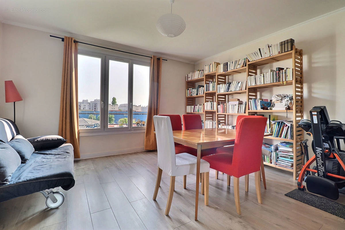 Appartement à AUBERVILLIERS