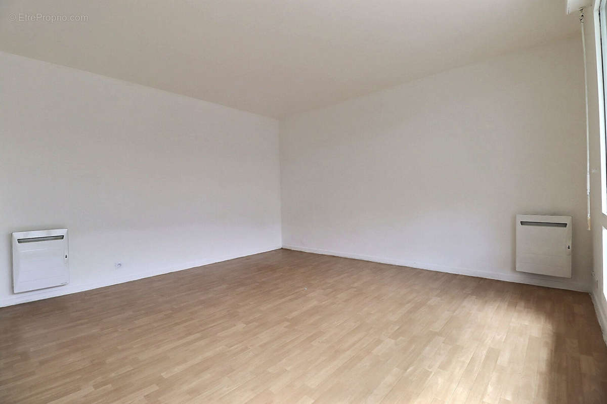 Appartement à LA COURNEUVE