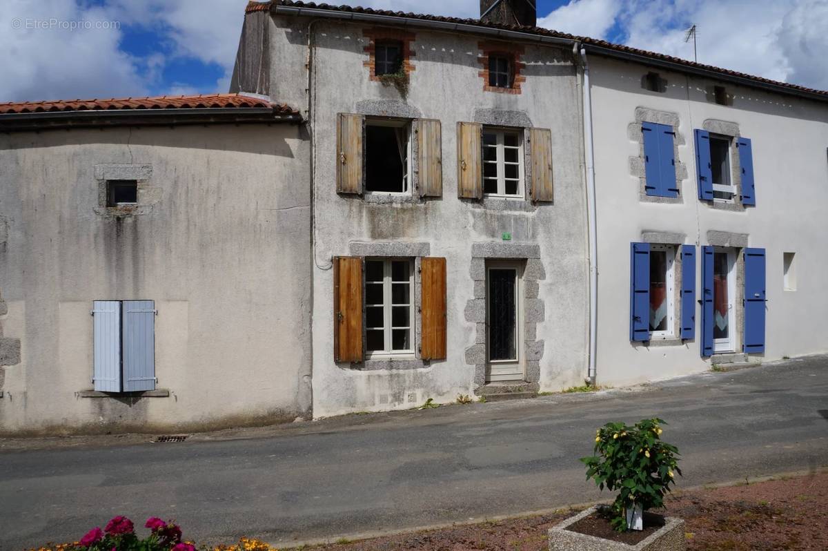 Maison à SAINT-PAUL-EN-GATINE