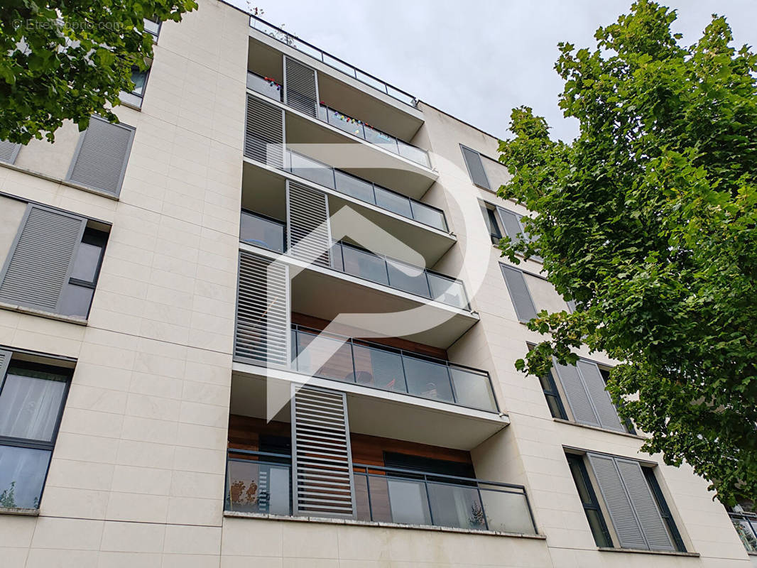 Appartement à COLOMBES