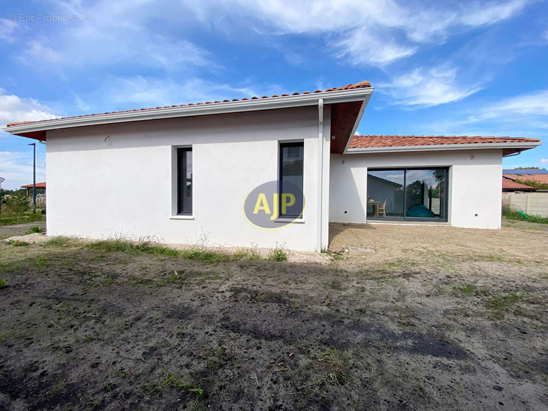 Maison à BENESSE-MAREMNE