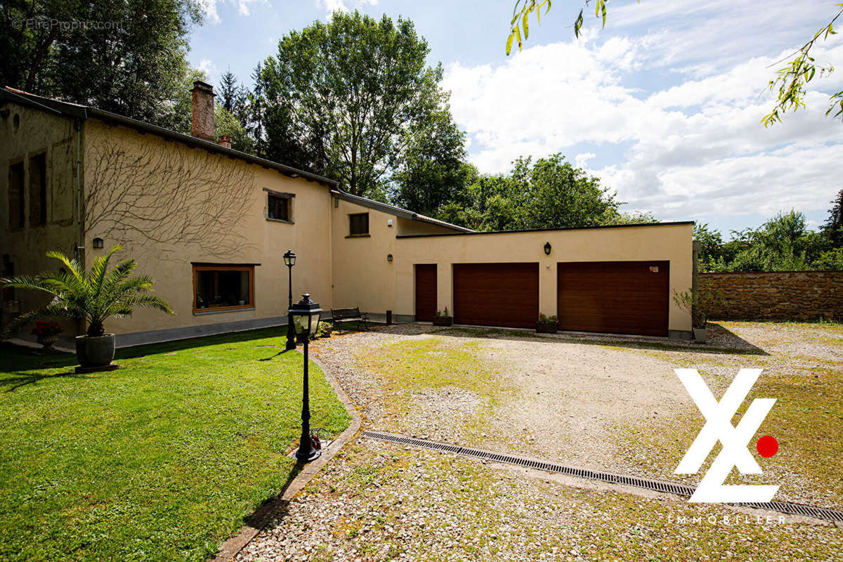 Maison à LAY-SAINT-CHRISTOPHE