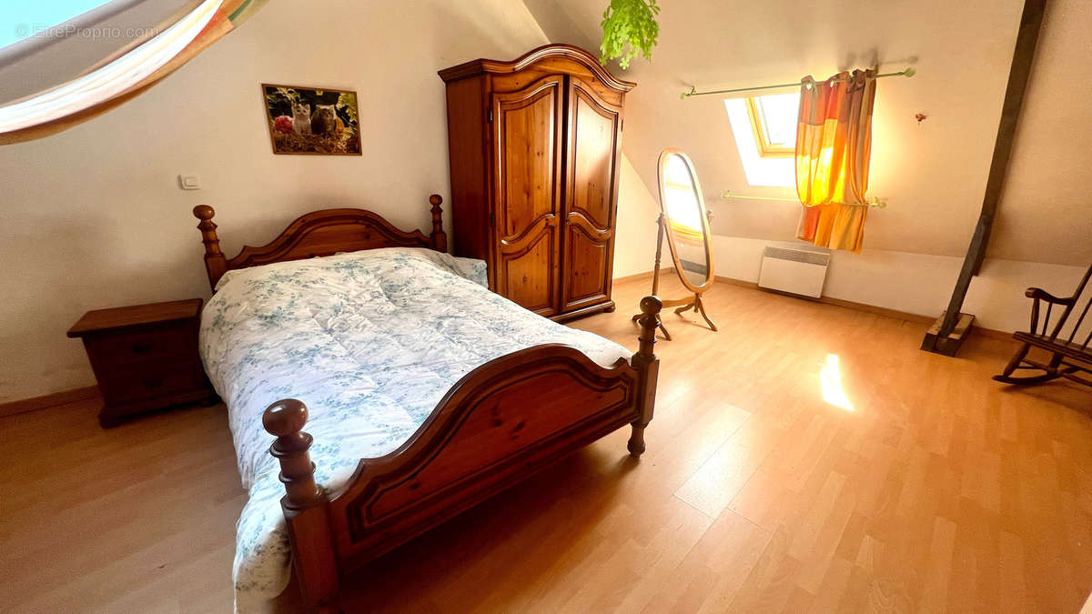 MAISON A VENDRE GRANDE CHAMBRE COMBLE - Maison à POISSY