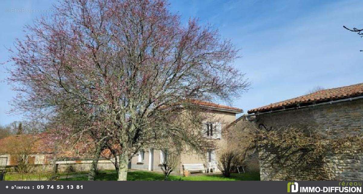 Maison à CHAMPAGNE-MOUTON