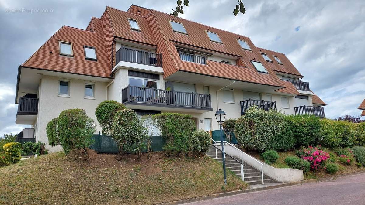 Parking à CABOURG