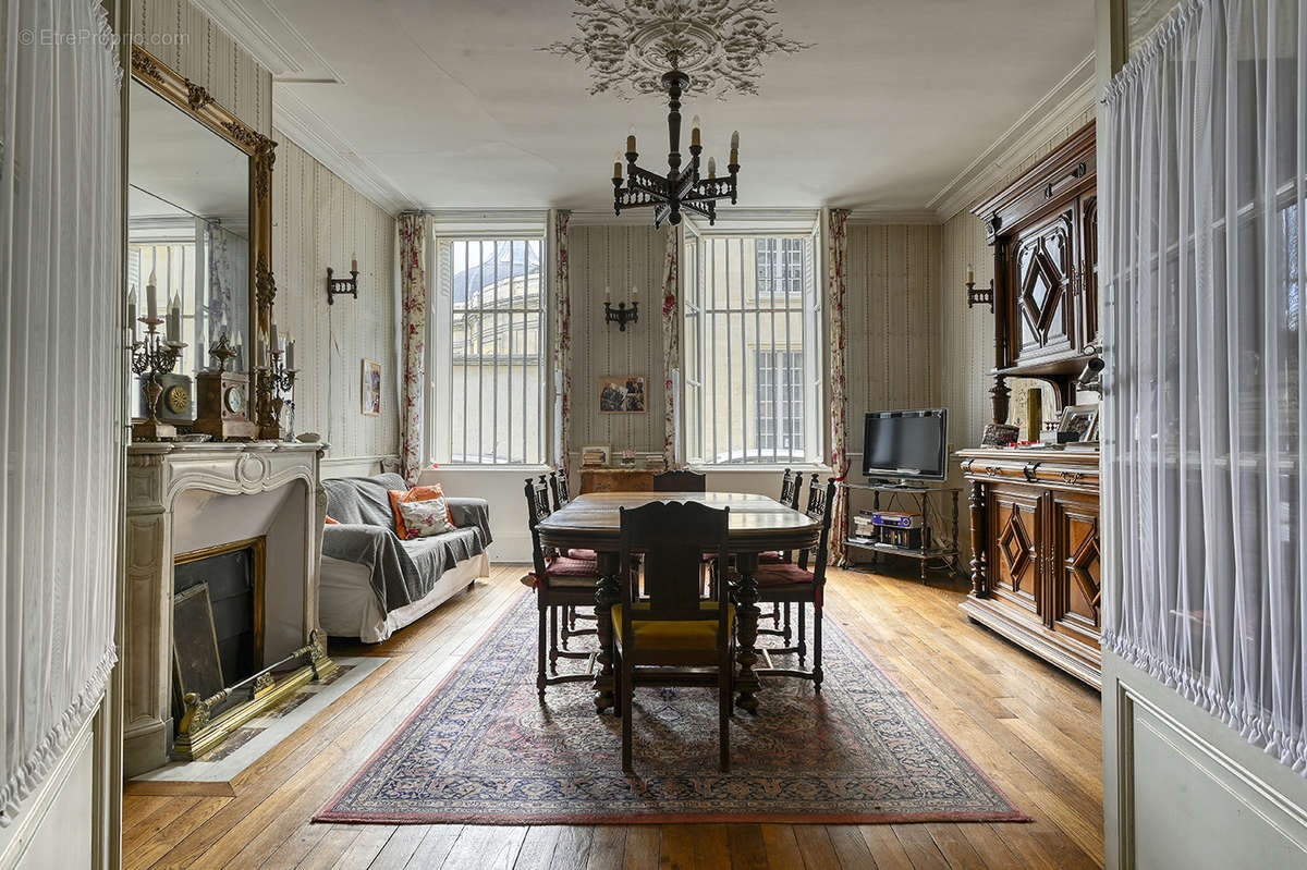 Appartement à VERSAILLES