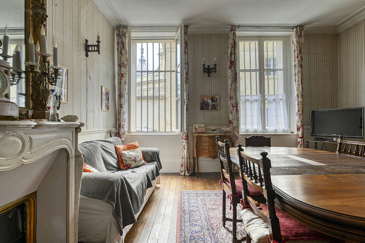 Appartement à VERSAILLES