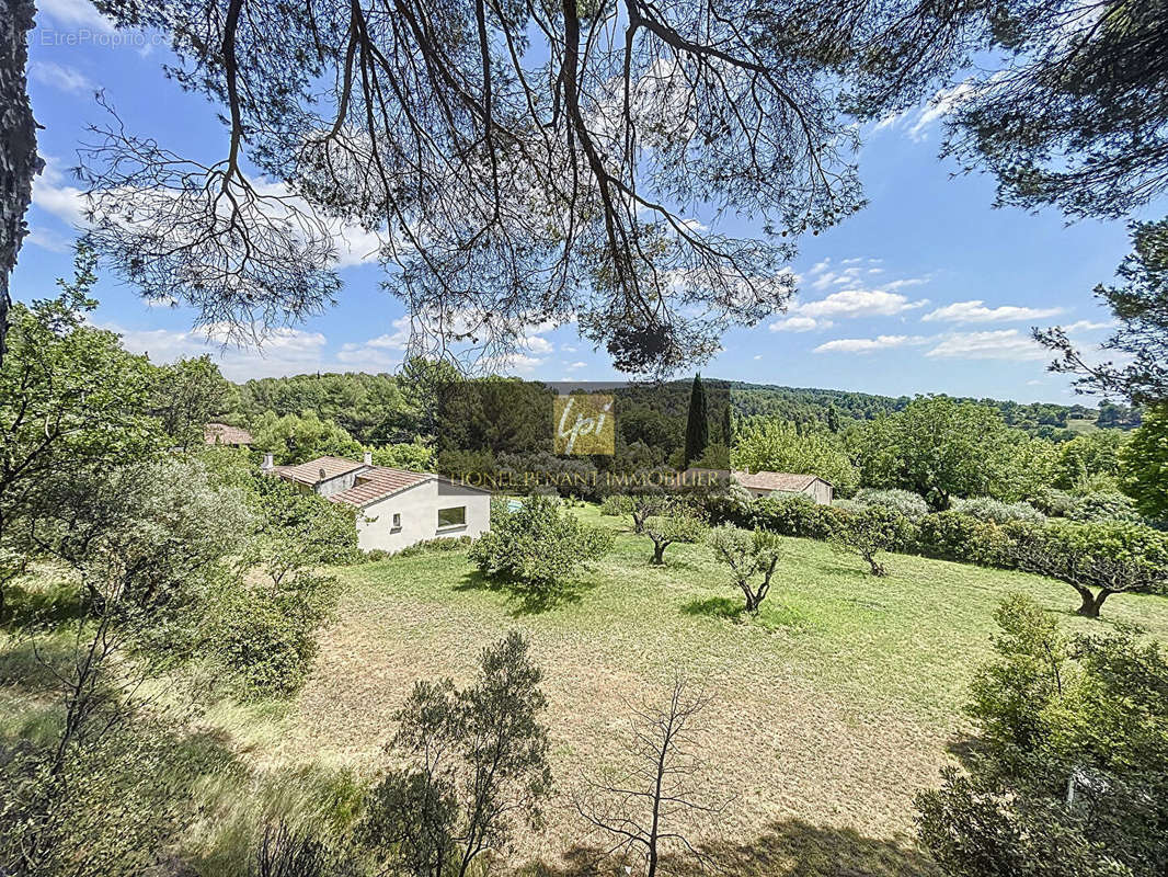 Maison à PERNES-LES-FONTAINES