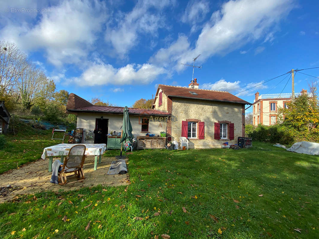 Maison à MERY-CORBON