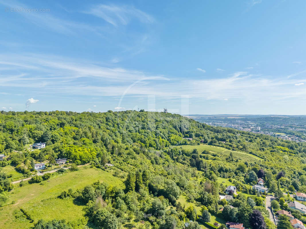 Terrain à SCY-CHAZELLES