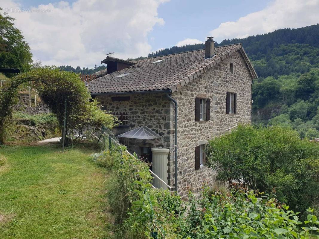 Maison à ANTRAIGUES-SUR-VOLANE