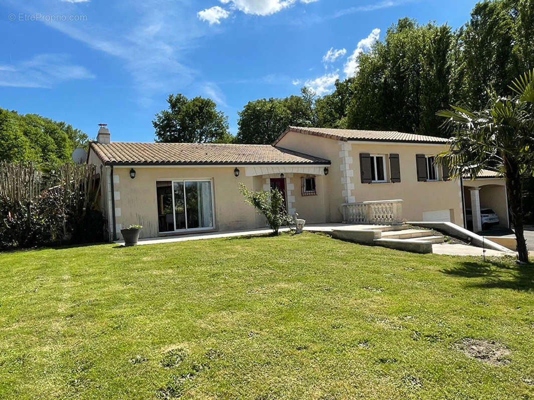 Maison à VOUNEUIL-SUR-VIENNE