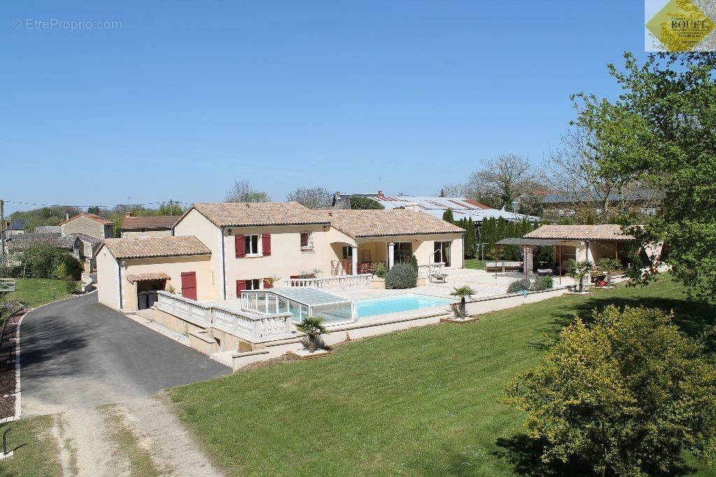 Maison à VOUNEUIL-SUR-VIENNE