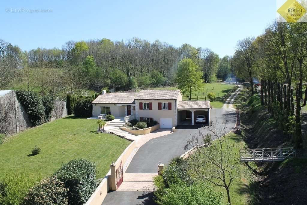 Maison à VOUNEUIL-SUR-VIENNE