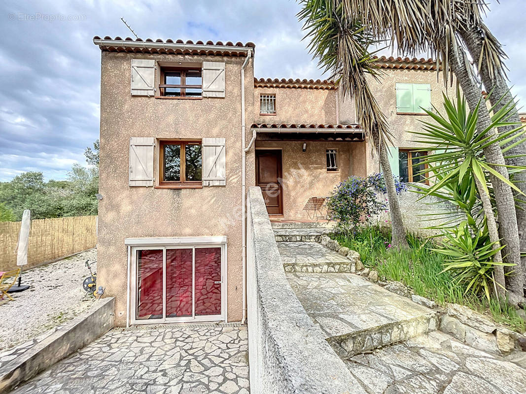 Maison à SIX-FOURS-LES-PLAGES