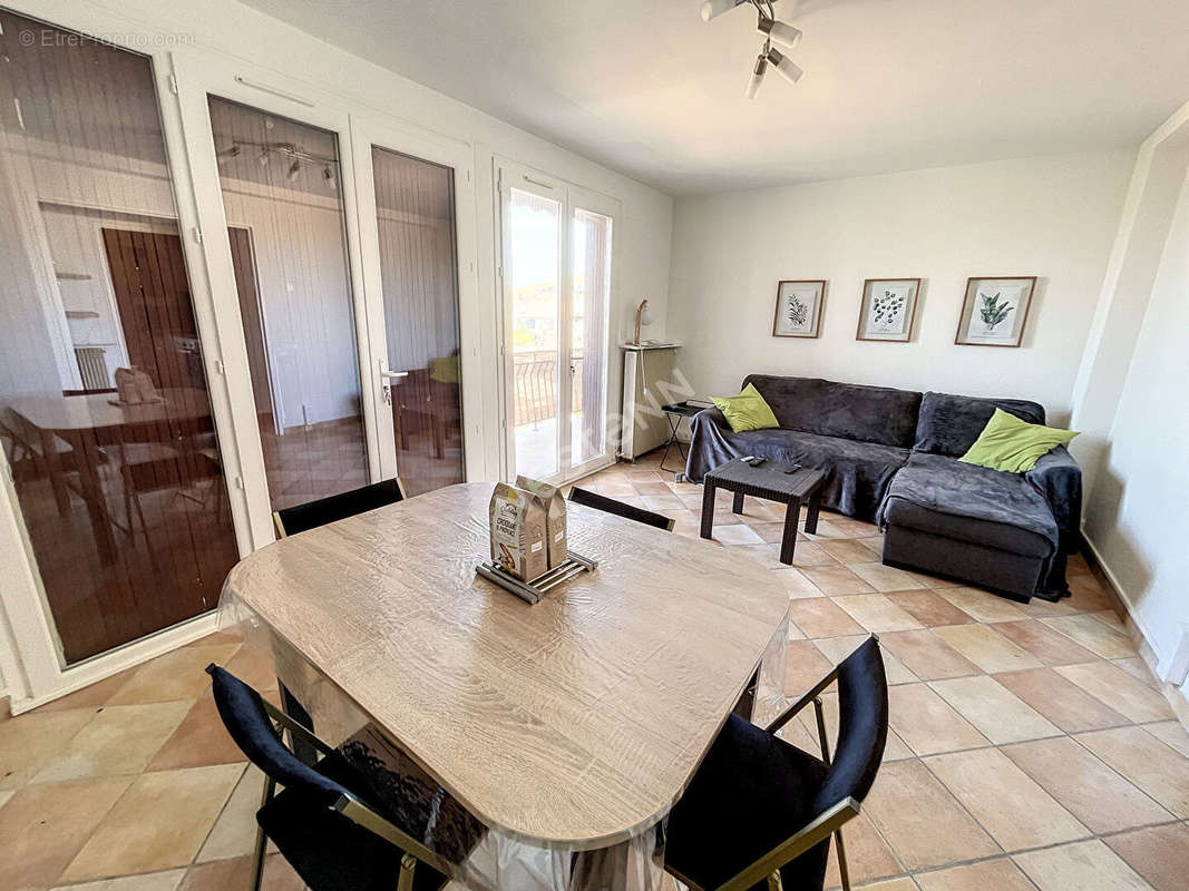 Appartement à SIX-FOURS-LES-PLAGES