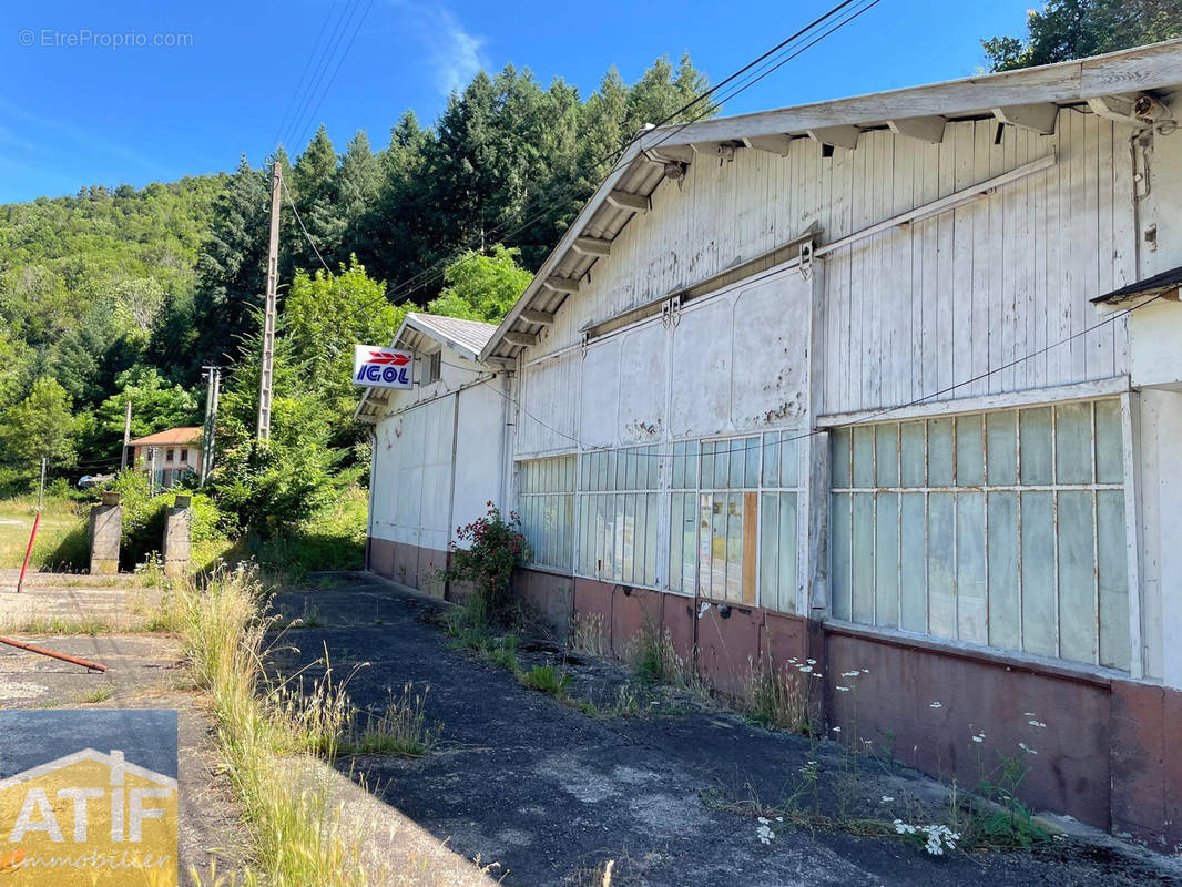 Parking à SAINT-THURIN