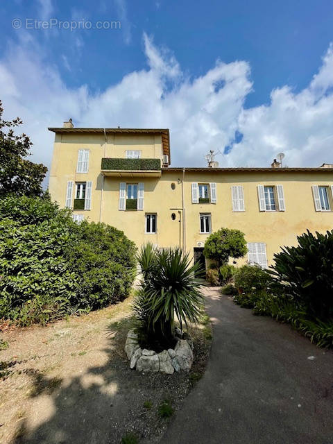 Appartement à BEAULIEU-SUR-MER