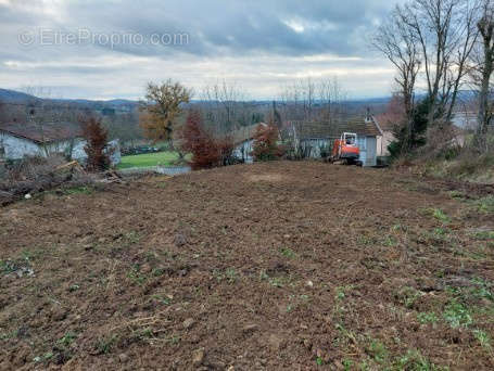 Terrain à SAINT-SIMEON-DE-BRESSIEUX