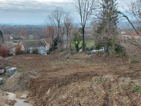 Terrain à SAINT-SIMEON-DE-BRESSIEUX