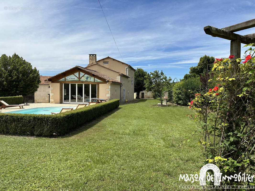 Maison à BONNES