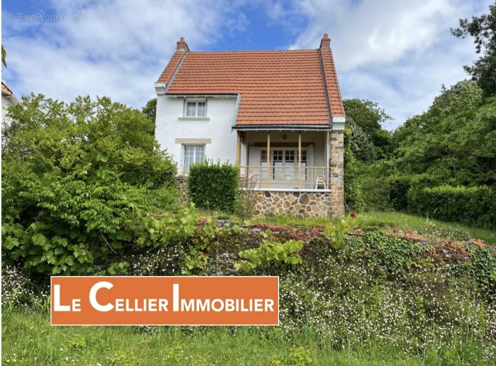 Maison à LE CELLIER