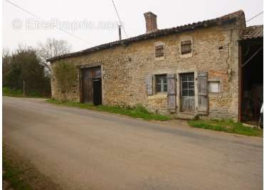 Maison à PLEUVILLE