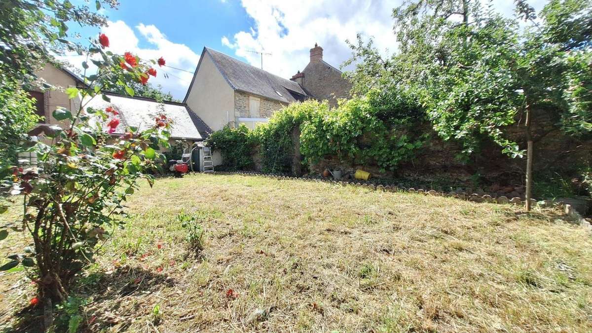 Maison à FRESNAY-SUR-SARTHE