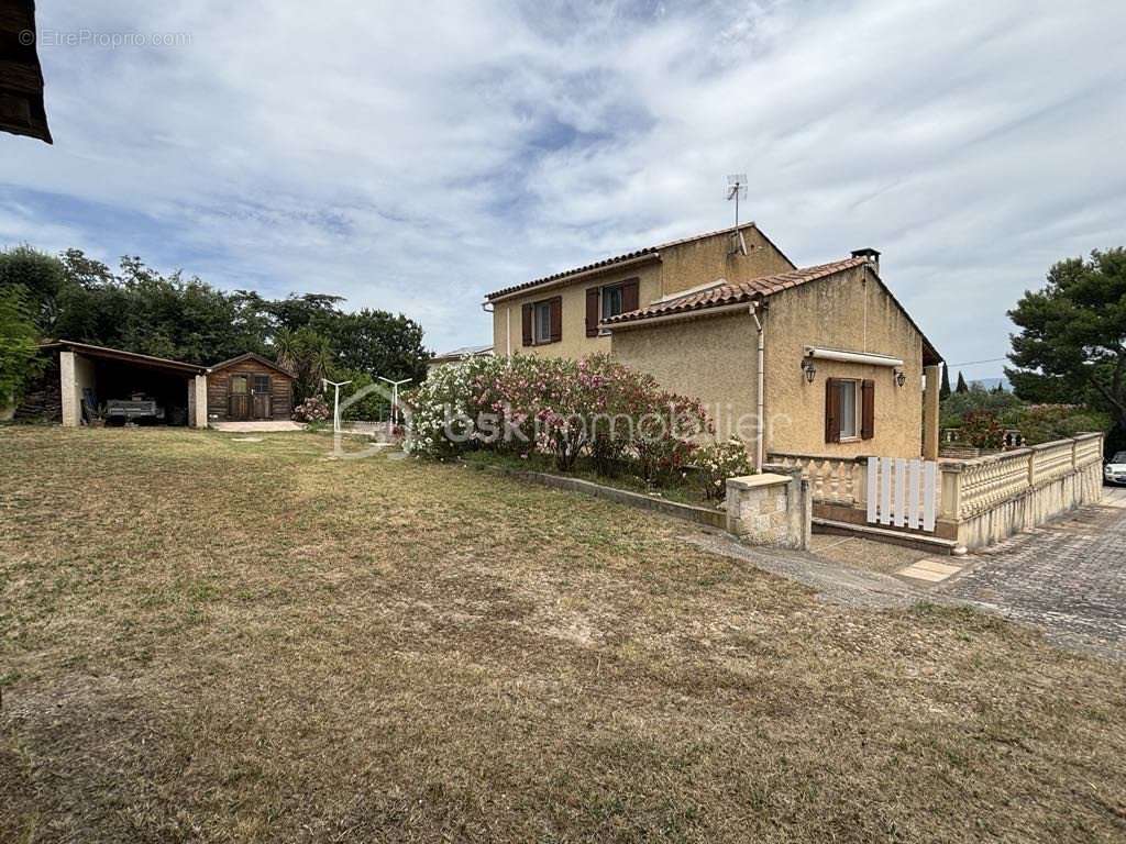 Maison à CHATEAUNEUF-DE-GADAGNE