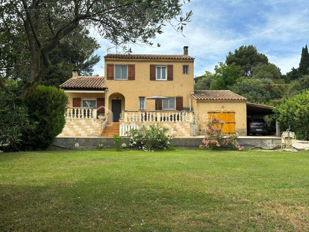 Maison à CHATEAUNEUF-DE-GADAGNE