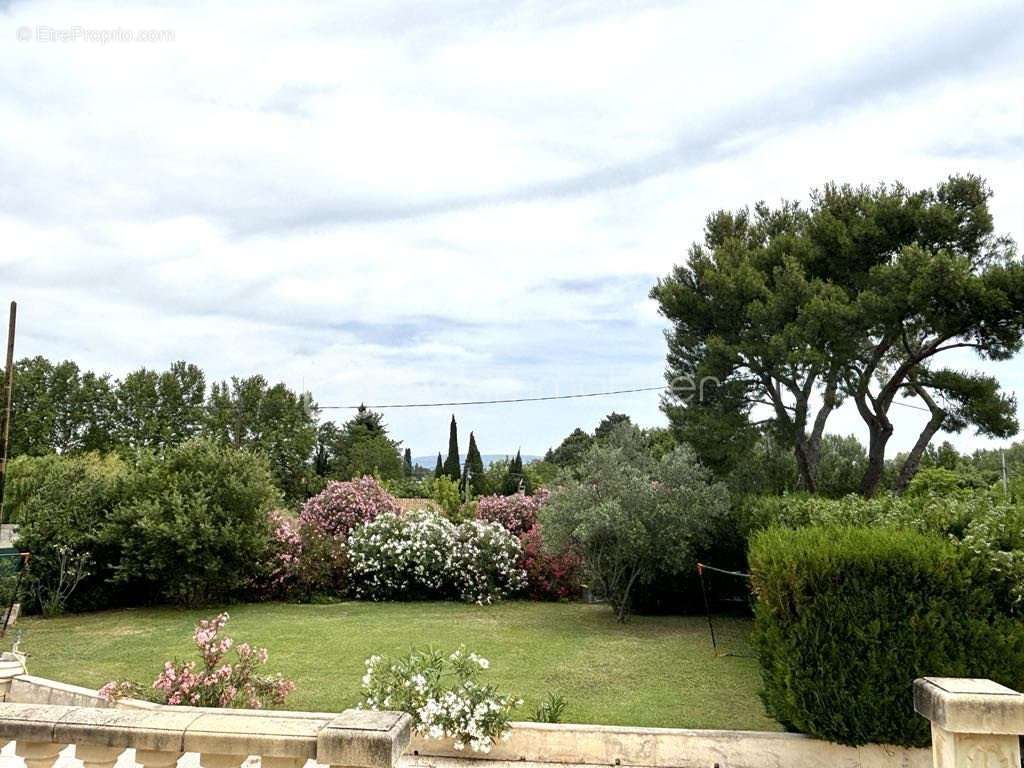 Maison à CHATEAUNEUF-DE-GADAGNE