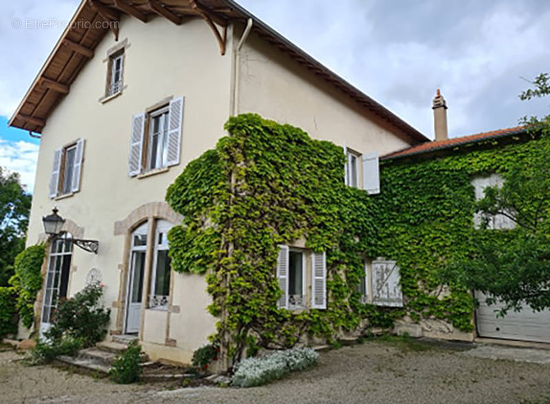 Appartement à TASSIN-LA-DEMI-LUNE