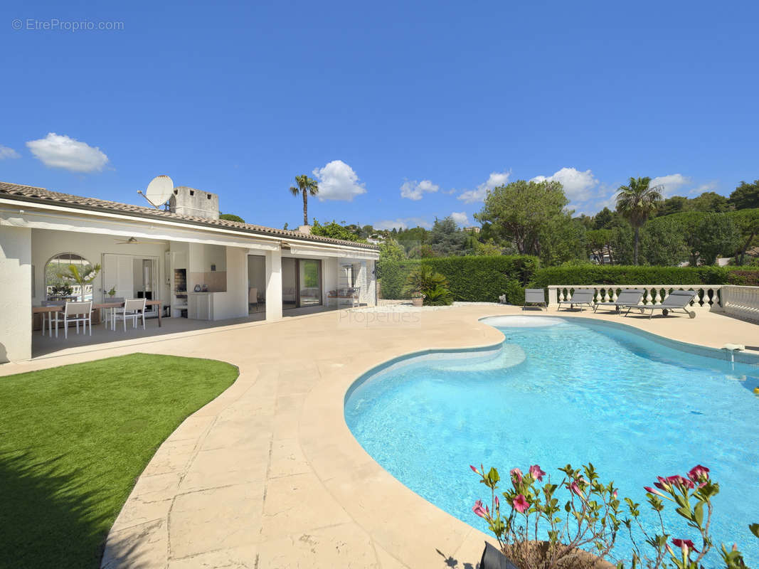 Maison à VILLENEUVE-LOUBET