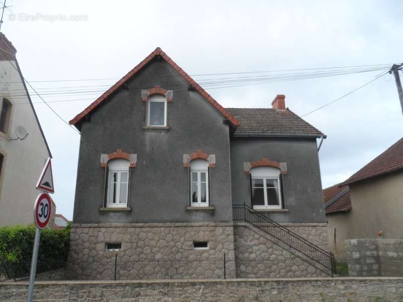 Maison à TREIGNAT