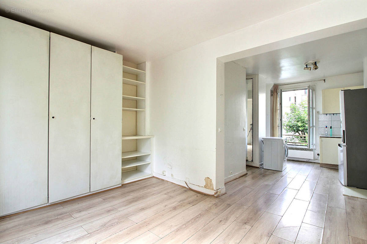 Appartement à PARIS-14E