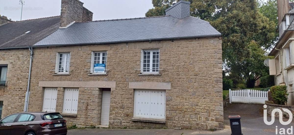 Photo 1 - Maison à PLOUGUENAST