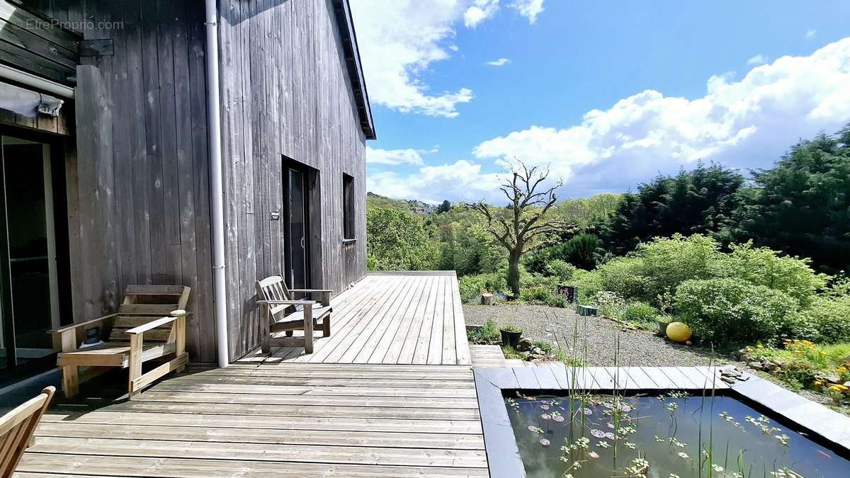 Maison à TREDREZ-LOCQUEMEAU